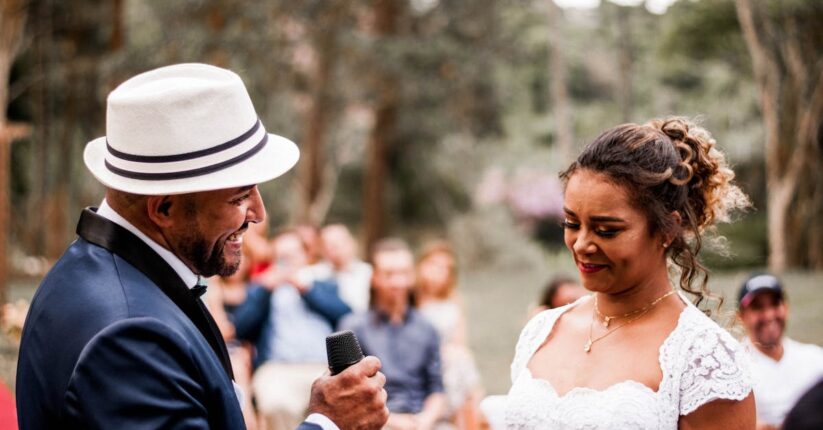 結婚式に招かれた元上司に向けた席札メッセージ。感謝と再会の喜びを込めた文例。