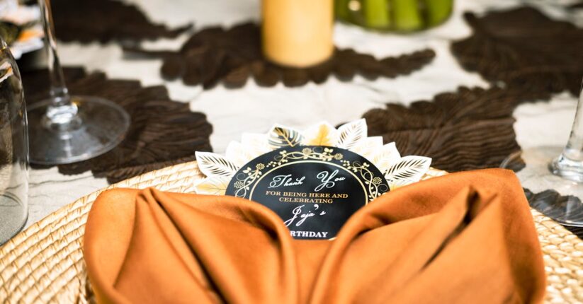 特別な人への感謝を込めた席札メッセージ。心のこもった直筆メッセージカード。