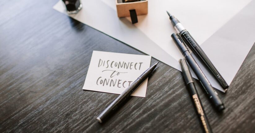 席札メッセージの構成を図解したメモ。挨拶・感謝・結びの3ステップが並んでいる。